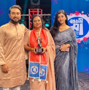 Farhan Ahmed Jovan Instagram - Today is a very special day of my life
Maa has received a prestigious award ❤️
The pride in her eyes made me realize that “Yes”
maybe, I have achieved something after all these years of hard work 

Thanks to RTV for this recognition 💙