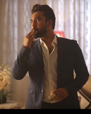 Farhan Ahmed Jovan Instagram - Cigarettes after shot 🚬