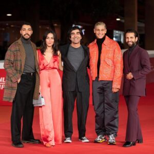 Fatih Akin Instagram - Roma, citta aperta @goldmann @mona.pirzad @emilio_sakraya_ @hueseyintop @armankashanii @zuckermacher @flaminiozadra @xaloselam … rasiert!!!