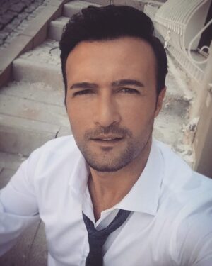 Fatih Ayhan Instagram - Çalışırken nerede oturduğunun önemi yok 😀👍🏻 Bugün hashtag #itirafetsene #no309 bu akşam saat 20:00 de #foxtv de #goldfilm