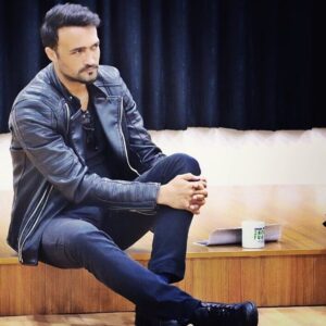 Fatih Ayhan Instagram - Dersi yarın da bu ciddiyetle anlatacağım. 🎭