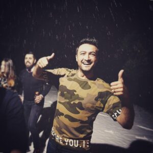 Fatih Ayhan Instagram - Benim de bir karlı fotoğrafım olsa , benim de bir işaretim olsa , beni niye çekmiyorsun , biz de niye yok ☃️❄️