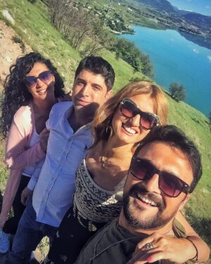 Fatih Ayhan Instagram - Turne var dediler geldik 🙃 Kocamın Nişanlısı oyunumuz bu akşam Tunceli'de 😎