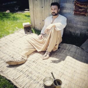 Fatih Ayhan Instagram - Bir projenin daha sonuna geldik 👍🏻 İbn-i Sina belgeseli yakında TRT BELGESEL de.