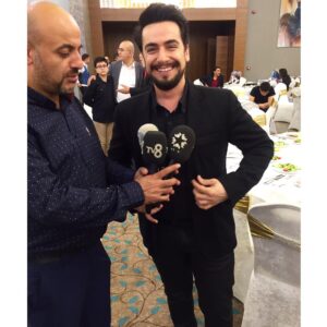 Fatih Doğan Instagram - Sanat festivalinden 🎥🎤 #çaydaçıra #sinema #sanat #röportaj #fatihyersiz (cok gülmüştük ama yaptık 😁)