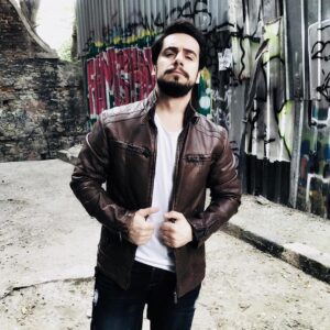 Fatih Doğan Instagram - Mutlu akşamlar... ‘’Bahtiyar Ölmez’’ bu akşam 20.00 de atv de... Dostlar akşam sizlere misafiriz :) #bahtiyarölmez #fatihdoğan #komedi #aksiyon #dizi @atvturkiye