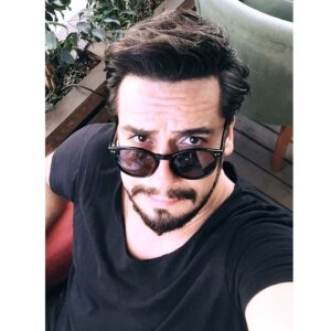 Fatih Doğan Instagram - 🎸 #pazartesi