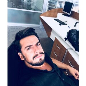 Fatih Doğan Instagram - #iyigeceler #ofis #tv #filmindustry