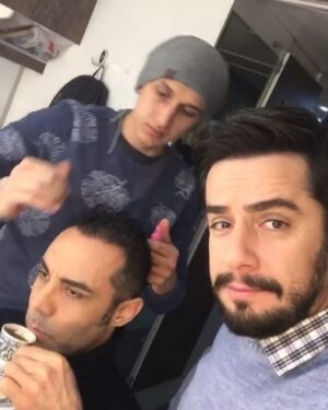Fatih Doğan Instagram - İş kazası 🤪
.
.
.
.
. .
#umutoğuz #bahtiyarölmez #istanbul #dizi #sinema #actor #aktor #fatihdoğan #türkiye #oyuncu . .
.
.
.
.
.
.
.
.
@fatihdogan.fd @srknkuru @umutoguz @izzettinoral
