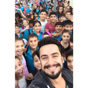 Fatih Doğan Instagram - Öğretmenlerimizin 24 Kasım Öğretmenler Gününü kutluyoruz...Emekleriniz için teşekkürler🙏💐 #öğretmenlergünü #24kasım