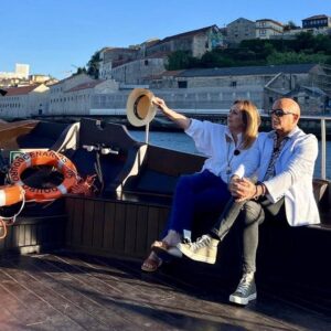 Fátima Campos Ferreira Instagram - A ver a Ribeira no Porto. 
É preciso ter calma….