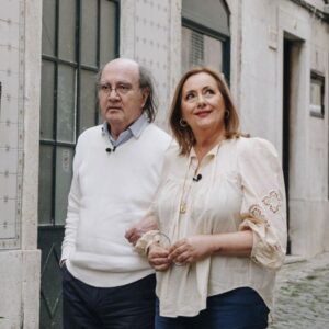 Fátima Campos Ferreira Instagram - “Vou no espantoso trono das águas vou no assopro dos ventos, vou por cima dos meus pensamentos. 
Arrepia, arrepio sim senhor que boa vida era a de lisboa 
Aquilo é uma tempestade medonha 
Aquilo vai para lá do que é eterno 
Aquilo era o retrato do inferno 
Vai ao fundo vou ao fundo sim senhor 
Quem quiser ir além do bojador tem que passar da dor”
FAUSTO SEMPRE!