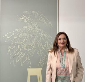 Fátima Campos Ferreira Instagram - Em Serralves…
O cenário é uma obra de Lurdes Castro.