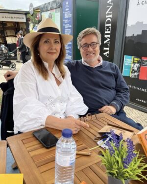 Fátima Campos Ferreira Instagram - Amigos …. Que os livros nos trazem! 
David Lopes