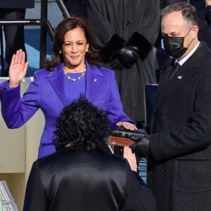 Faune Chambers Watkins Instagram - Madame Vice President @kamalaharris 💙🙏🏾
It’s a new dawn

President @joebiden 💙🙏🏾