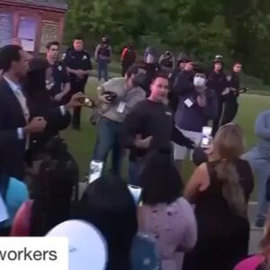 Faune Chambers Watkins Instagram - THIS!!!!! ❤️ #Repost @lightworkers
・・・
A powerful moment caught on video. Genesee County Sheriff Chris Swanson put down his helmet and baton and asked protesters how he could help. The protesters chanted “walk with us”, so the sheriff joined and walked alongside the protestors in solidarity.⁣⁣
⁣⁣