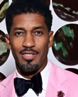 Faune Chambers Watkins Instagram - Happy Father’s Day!!!
Derek you are a king amongst men! God said you would be an incredible father and He ain’t never lied.  We love and celebrate you, my answered prayer! @fonzbentley ❤️😍😘👑