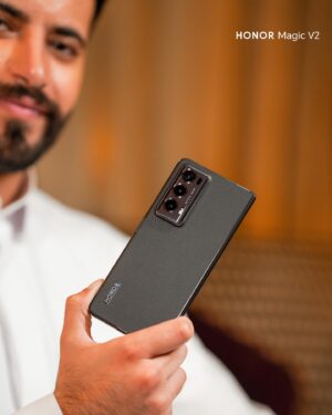 Fayez Bin Jurays Instagram - الجوال رقم واحد القابل للطي
HONOR Magic V2
أشتريها اليوم واحصل على هدية مجانية
Bose QuietComfort headphone

للطلبhohonor.com
#HONORMagicV2  #HONORLEAP2024
#أنحف_هاتف_قابل_للطي

@honorksa