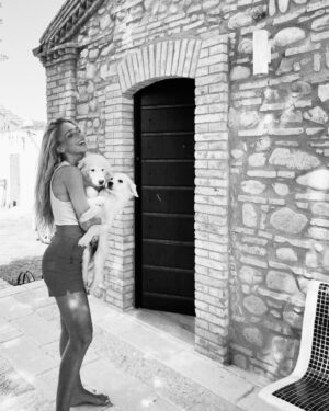 Federica Lucaferri Instagram - 💔

Il mio cuore in questo momento. Non posso crederci. 
Ciao Mia, ci manchi già.