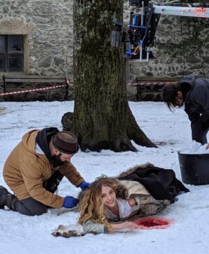 Federica Lucaferri Instagram - LUCREZIA. 

in “GUILTY REBEL” - tratto dallo “Stupro di Lucrezia” di William Shakespeare🎬🤍 
un set complicatissimo e freddissimissimo, povera me sorridente sulla neve e inconsapevole che mi sarebbe venuta una bella polmonite, però che bello che bello che bello ✨