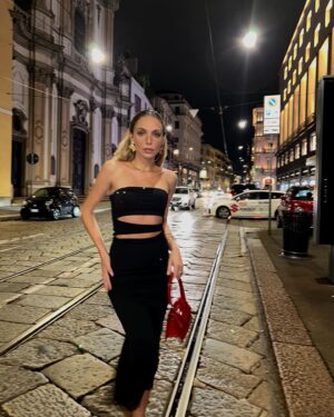 Federica Lucaferri Instagram - una notte sfocata