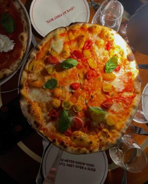 Federica Lucaferri Instagram - 🧸🍕❤️ 

@crazypizza.rome