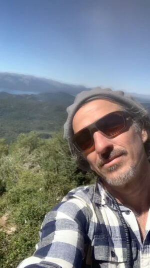 Federico Amador Instagram - Roca Negra en Bariloche fuera de sendero, por la picada!💪🏽
.
Bautismo de fuego para los chicos, le metieron duro sin aflojar!.
.
Experiencia que no creo q borren en años ❤️
.
Que linda es la montaña Diomio!! Que linda es Argentina🙏🏼 🇦🇷
.
#bariloche #rocanegra #trekking #escalada #naturaleza