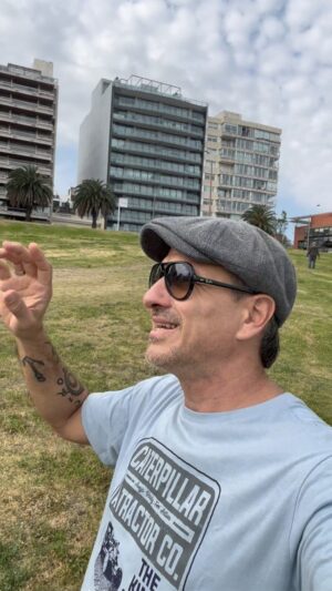 Federico Amador Instagram - Uruguay hermano país! 🇺🇾❤️
Hermosa Montevideo que bien q estás, adorando el Río !! Bravo por uds👏🏼👏🏼💪🏽
.
#uruguay #montevideo #contemplar #riohermoso