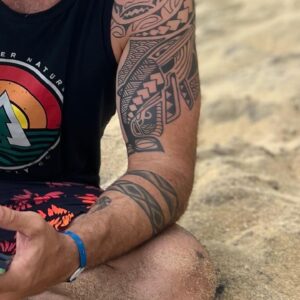 Federico Amador Instagram - Brasil país hermano!!
Tus playas, tu música, tu futbol, tu selvaaaaa❤️🌴☀️🏝🇧🇷🌊🌿🌈
.
Gracias por ser tan bello!! Gracias naturaleza por ser tan cautivante!!💚
.
De paso alguien adivina mi tatuaje? Pista:es el ser vivo más hermoso del mundo, gracias a él me hice naturalista desde chiquitito❤️
.
@clubmedriodaspedras 
#Brasil #praia #selva #amazonas #neymar