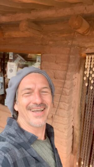 Federico Amador Instagram - Seguimos recorriendo La Rioja, hermosa provincia de mi país🇦🇷
.
Encontré este lugarcito divino y se los quería compartir❤️
.
@turismolarioja @secretariadeturismolr @joserosa.ok @turismonacionar @visitargentina 
.
#moveteporlarioja #larioja #mipais #argentina #lugarcitos #viajar #rincones #viaje #ruta40