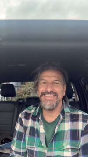 Federico Amador Instagram - Con el Negro nos cuesta ir a la capi, nunca fuimos muy citadinos, vamos para ocasiones especiales, hoy a ver a la @dralourdesmoreno y renovar @nobracks !!
.
De paso paseamos un toque! Igual la tiene clarísima en las esquinas mi vida, es como mi sombra, a donde vaya!!
Lo quiero muchooo a mi Negrito❤️.
.
@tusonrisa.perfecta