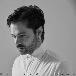 Felipe Colombo Instagram - Mi EP ya está disponible en todas las plataformas!!!

Gracias 🙌🏼✨✨✨

Una de las mejores cosas que tiene hacer música (o crear cosas) es que te acerca gente maravillosa para poder lograrlo!! 
Gracias a toda la gente q intervino de alguna forma y se copó con el proyecto y aportó su arte!
Gracias @alan.vega.ok 🙌🏼💪🏼🔥 por tooodo!!! A por más ahora!!
 
Felipe Colombo @felipecolombook Voz y Synthes en “Un Intento Más”
Alan Vega Soria @alan.vega.ok Guitarras y Coros
Simon Sanseau @simonsanseau Bajo
Ale Conde @alecondebass Bajo en “Un Intento Más”
Pablo Guarnieri @paliguarnieri Bateria
Luciano Angelino @lucho.angelino Teclados y Synthes
Pablo García Alguibay @pabloalguibay Teclados en “Piel de Bronce”

Grabado en Otis Records @recordsotis 

Producción: Alan Vega Soria & Felipe Colombo
Mezcla y Mastering: Leonardo Checchia @leo_checchia en estudio “Tritono” @estudiotritono 

Video Visualizer @anahisinatra 
Styling @cecilcoronado 
Ph. @florcisnerosph