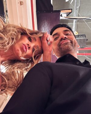 Felipe Contreras Instagram - Que rico es trabajar con estos hermosos seres de compañeros !! 🫶💛
.
.
.
.
Seguimos grabando @juegodeilusiones.tv 🌟
¿La están viendo? 
.
.
@teleseries_mega