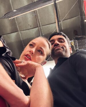 Felipe Contreras Instagram - Que rico es trabajar con estos hermosos seres de compañeros !! 🫶💛
.
.
.
.
Seguimos grabando @juegodeilusiones.tv 🌟
¿La están viendo? 
.
.
@teleseries_mega