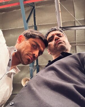 Felipe Contreras Instagram - Que rico es trabajar con estos hermosos seres de compañeros !! 🫶💛
.
.
.
.
Seguimos grabando @juegodeilusiones.tv 🌟
¿La están viendo? 
.
.
@teleseries_mega