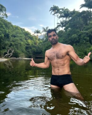 Felipe Contreras Instagram - BRASIL 🇧🇷 MEU AMOR 💚 
.
.
Gracias, gracias, gracias, por poder descansar y renovarme en tu naturaleza poderosa !! 
.
.
#brasil #descanzo #vacaciones #naturaleza