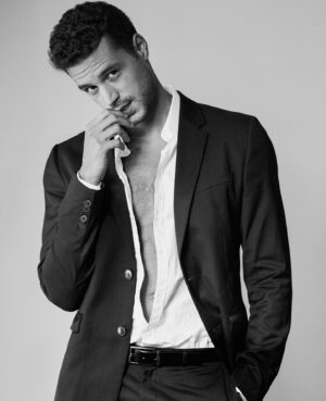 Felipe Gomes Instagram - Photo by @xramragde 📸
.
.
.
.
#blackandwhite #saturday #curlyhair #suit #style #felipegomes