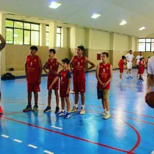 Felipe Reyes Instagram - 4º día del campus Felipe Reyes ✅ Hoy hemos tenido una visita muy especial en la sede del colegio sagrados corazones, @sergiorodriguezoficial !! 💪🏻💪🏻💪🏻