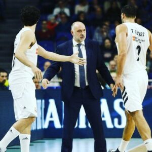 Felipe Reyes Instagram - Gracias Pablo por estos años en los que hemos disfrutado tanto jugando al baloncesto 👏🏻👏🏻