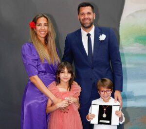 Felipe Reyes Instagram - Llegué a Madrid a los pocos días de nacer y por eso hoy es un día muy feliz para mi que me hacer sentir muy orgulloso por recibir la medalla de mi ciudad, la Medalla de la ciudad de Madrid.  Enhorabuena a todos los galardonados.  #vivasanisidro #eternamenteagradecidoMadrid