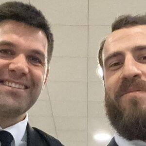 Felipe Reyes Instagram - Enhorabuena por tu enorme carrera @sergiorodriguezoficial. Hoy nos dejas huérfanos de tu magia a los q amamos el baloncesto pero por suerte seguiré disfrutándote como amigo. Gracias por hacer q el baloncesto fuese mas divertido jugando a tu lado y sobre todo por ser un verdadero amigo en todos los sentidos. Mucha suerte en tu nueva etapa Chachin. #chachismo #leyenda