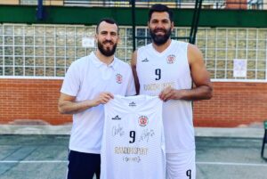 Felipe Reyes Instagram - 4º día del campus Felipe Reyes ✅ Hoy hemos tenido una visita muy especial en la sede del colegio sagrados corazones, @sergiorodriguezoficial !! 💪🏻💪🏻💪🏻