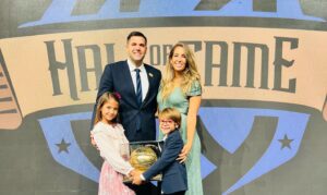 Felipe Reyes Instagram - ✨️ Ayer fue un día inolvidable. Estoy muy orgulloso de pertenecer al #halloffame de @baloncestoesp 🏀 en su centenario 💯. Un sueño 💫 que jamás habría imaginado.