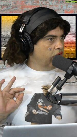 Felipe Torres Instagram - 😧 Que isso Marli?! 🐟 
Conhecem alguém que já passou por algo parecido? 

PodTrash eps completo no YouTube 
Toda quinta-feira ao vivo às 20h