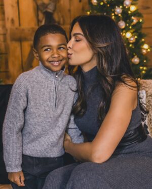 Felisha Terrell Instagram - The best of all gifts around any Christmas tree: the presence of a happy family all wrapped up in each other.”—Bill Vaughan

From our family to yours- May your holiday season be filled with love, laughter, and cherished moments. 🎄❤️