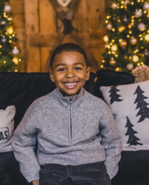 Felisha Terrell Instagram - The best of all gifts around any Christmas tree: the presence of a happy family all wrapped up in each other.”—Bill Vaughan

From our family to yours- May your holiday season be filled with love, laughter, and cherished moments. 🎄❤️