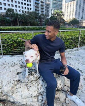 Félix Auger Aliassime Instagram - See you next time Miami 👋🏽🌆🏖

Special thank you to @eastmia for the most comfortable stay that I look forward to coming back to every year 🙌🏽😌🙏🏽

📸: #10 @atptour