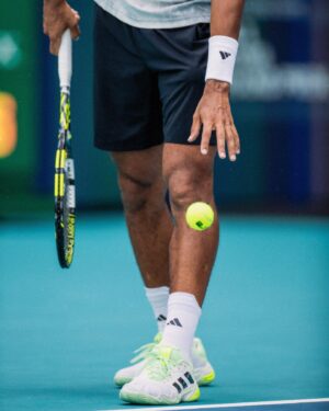 Félix Auger Aliassime Instagram - See you next time Miami 👋🏽🌆🏖

Special thank you to @eastmia for the most comfortable stay that I look forward to coming back to every year 🙌🏽😌🙏🏽

📸: #10 @atptour