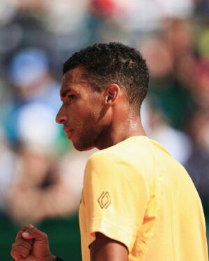 Félix Auger Aliassime Instagram - First win on the dirt of 2024 felt pretty nice 🧱🧡👊🏽
Let’s go 

📸: Valery Hache
