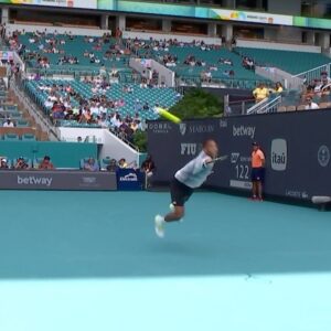 Félix Auger Aliassime Instagram - Felix goes AIRBORNE ✈️ 

#tennis #tennistv #atptour #miamiopen #instasports